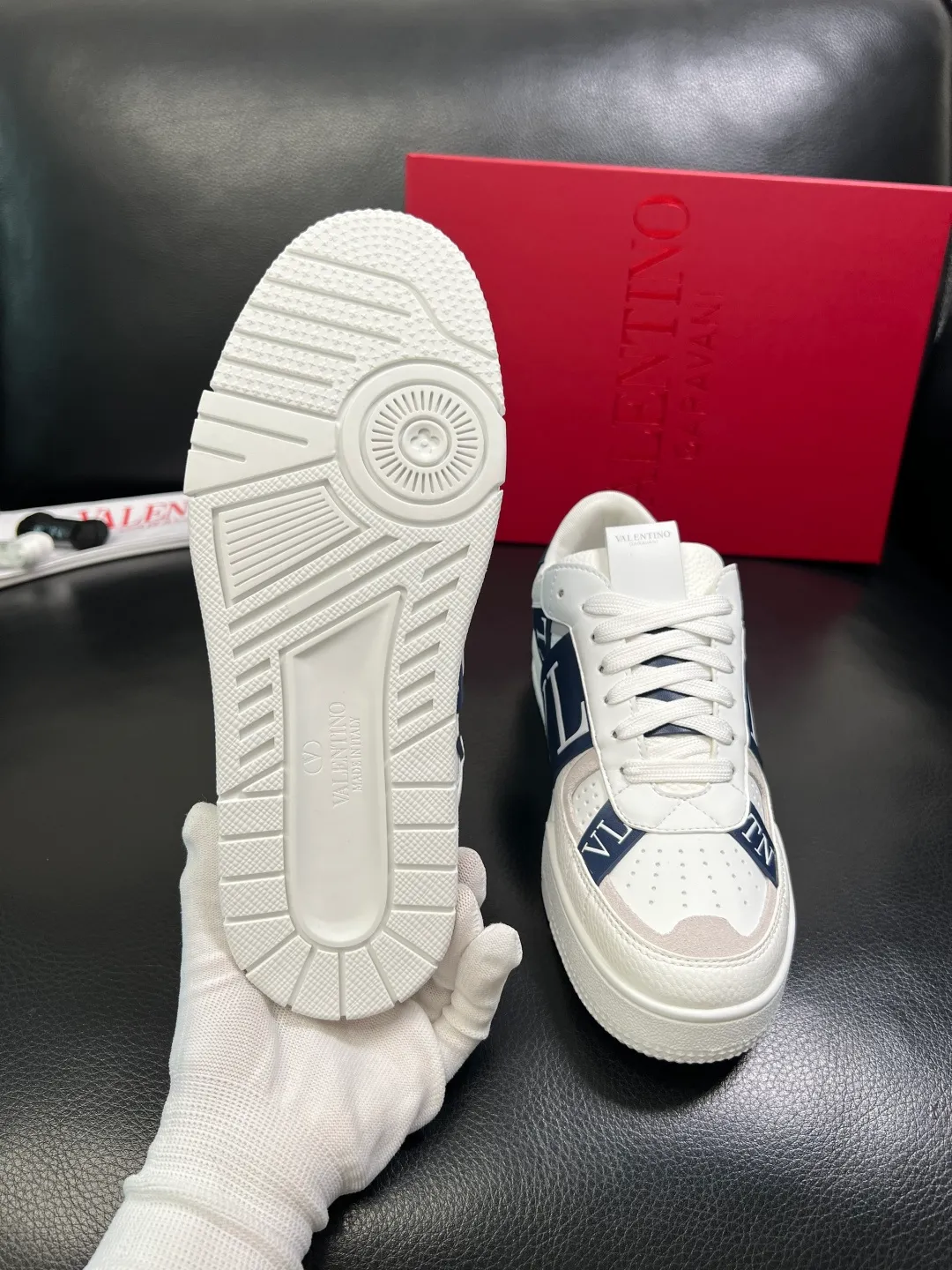 Men's shoes 💰660 VALENTINO High quality top craftsmanship Valentino, sports sneakers counter synchronization, uppers imported from Italy, high-quality splicing colorful complex crafts, imported cowhide lining soft and comfortable, soles: original soles specially provided by the original factory, T men's shoes 💰U exclusive movable molded soles super comfortable, original factory and single goods, welcome to compare, couple size 39-44 (customized 45)
